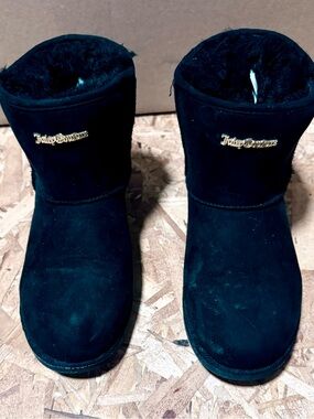 Juicy Couture Kingle Studded Faux Fur Black Ankle Boots w Logo, Sz 8, Excellent